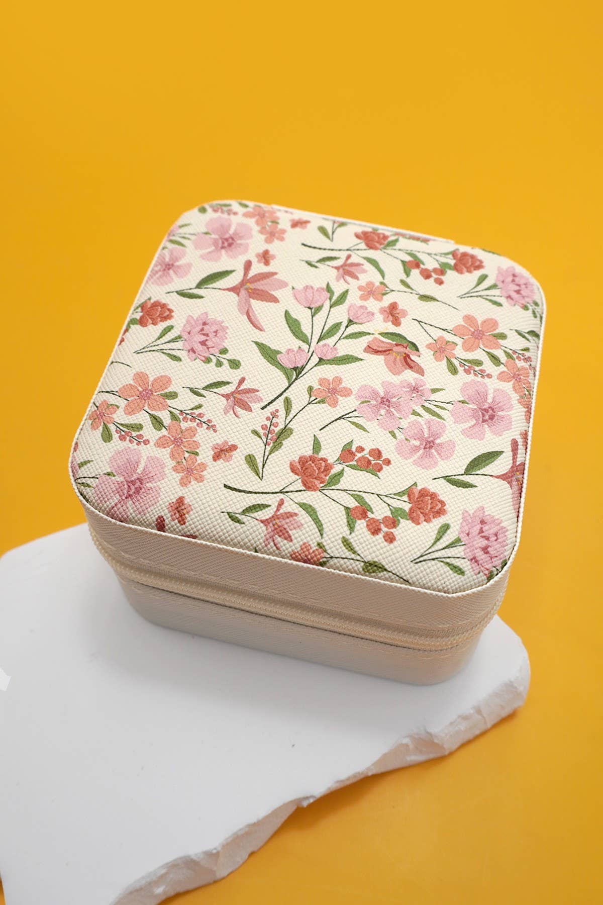 Designed Jewelry Organizer Travel Box Case | Flower B Off White