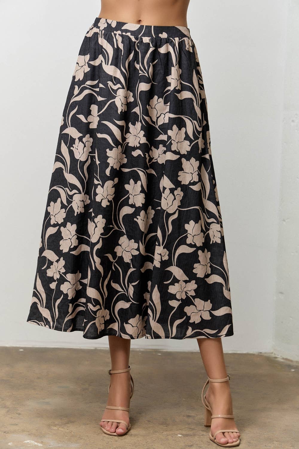 FLORAL PRINT MIDI SKIRT: BLACK