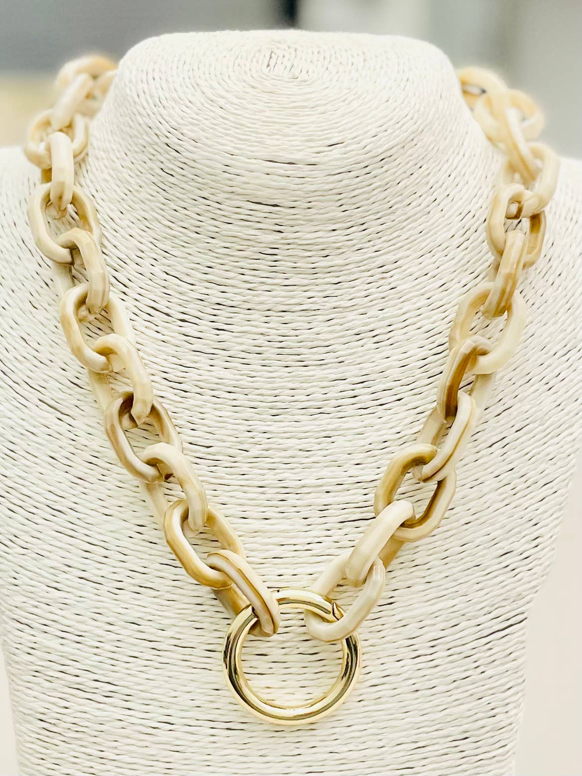 SUMMER - Acrylic Link Necklaces (creme marble)