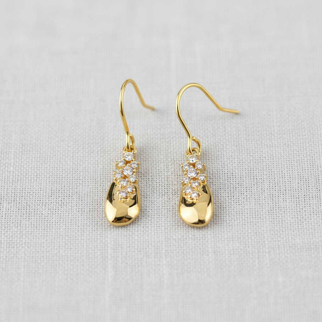 Vintage Inspired Teardrop Zircon Stud Earrings