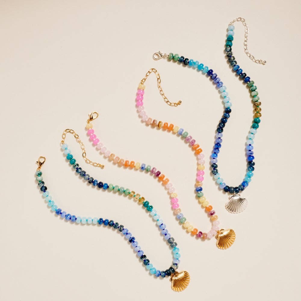 17 Inch Marbled Beaded Shell Pendant Necklace: Gold/Blue / ONE
