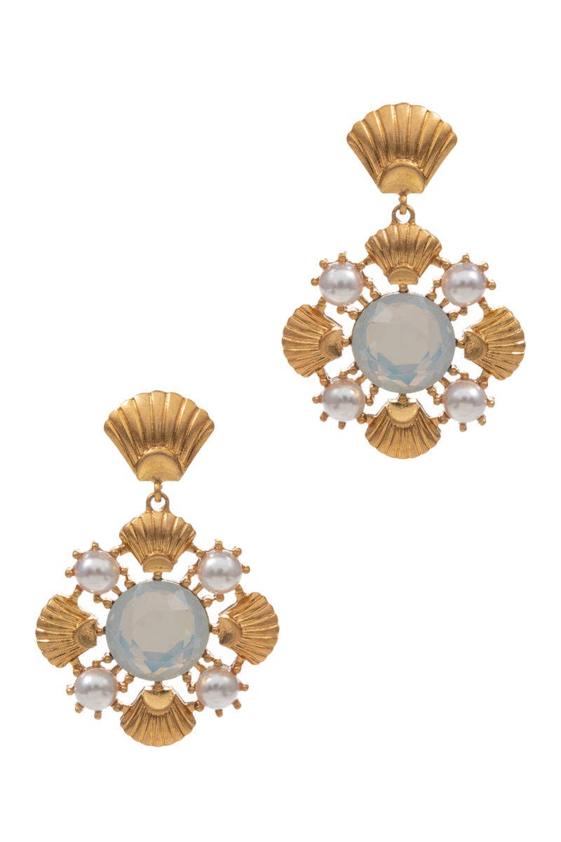 Flower With Shell Shaped With Pearl Post Earrings: OPL / ONE