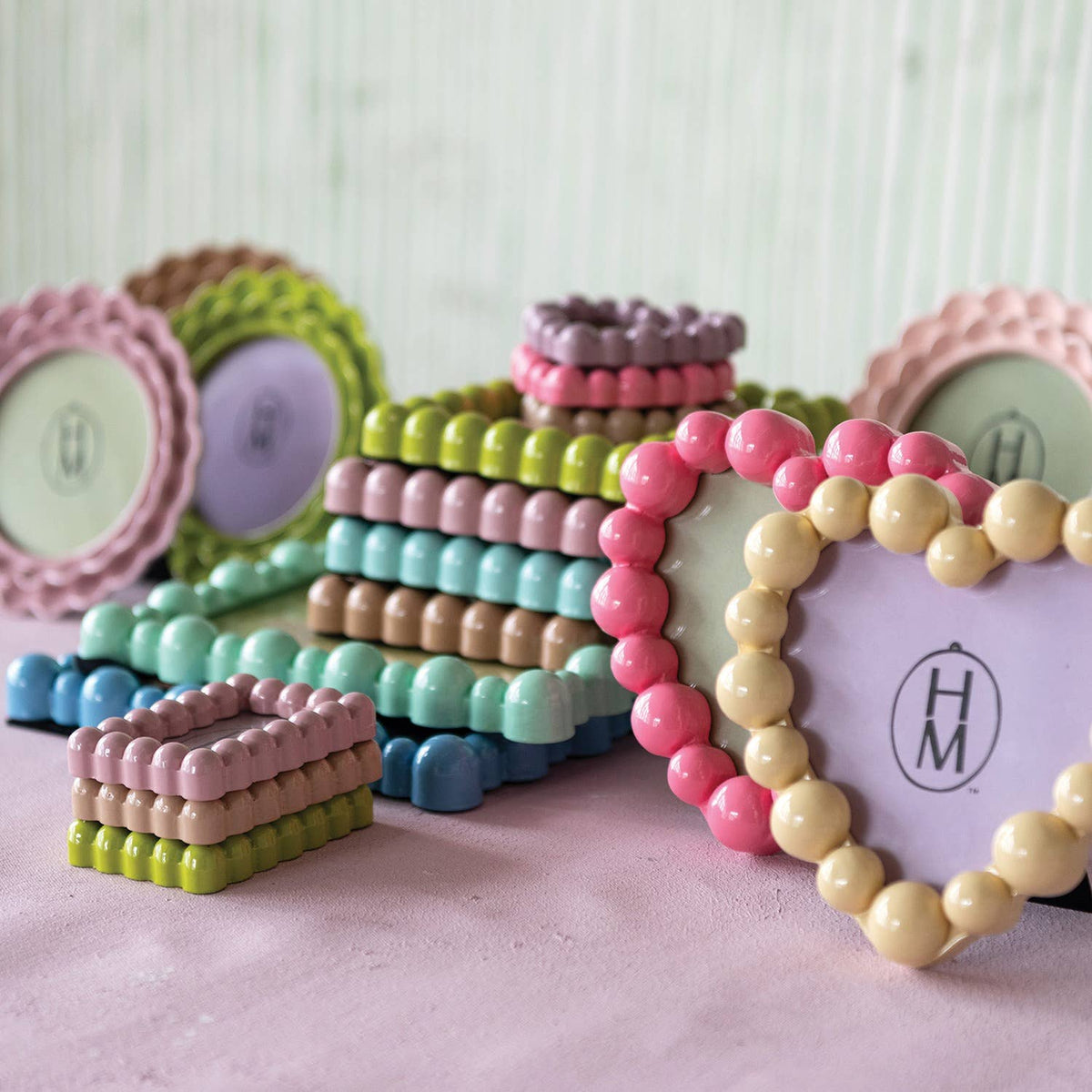 Resin & MDF Ruffled Picture Frame- Pink