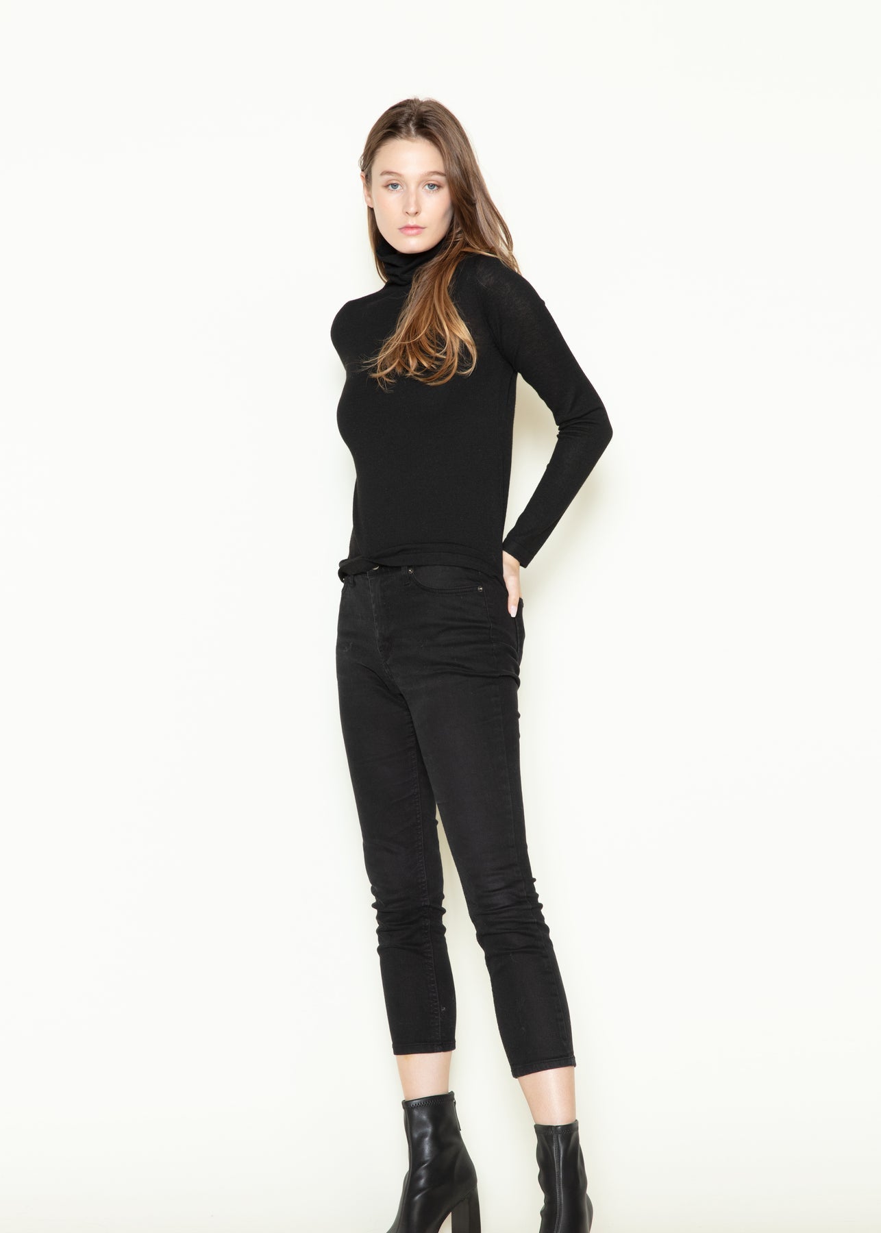 Turtle Neck Lightweight Sweater in Black