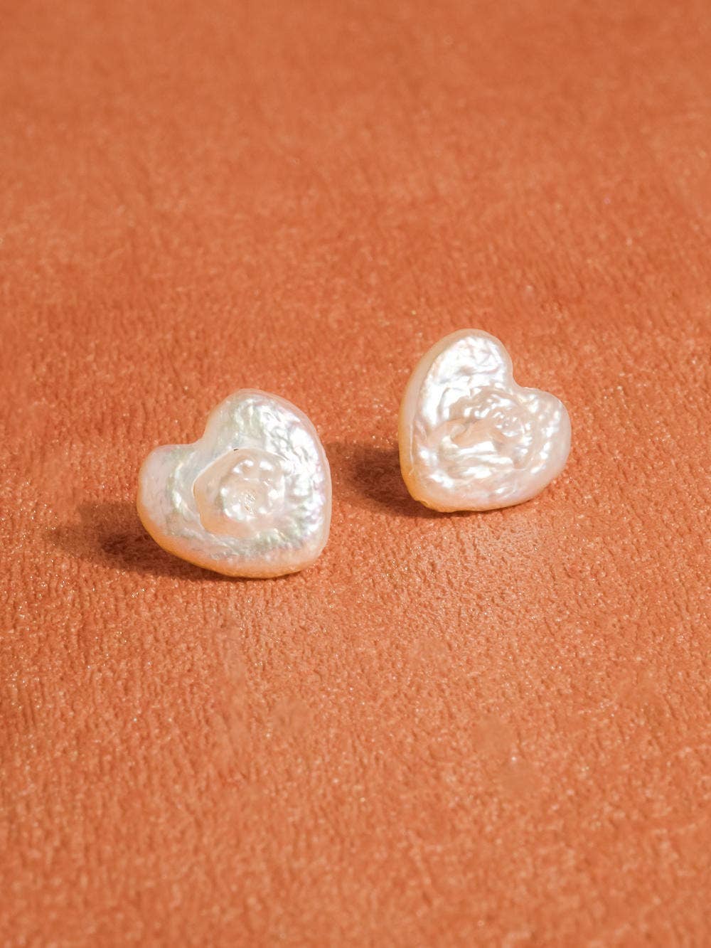 Haydée 18K Gold Freshwater Pearl Heart Stud: White