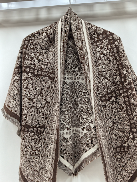 Paisley Tapestry Triangle Wrap: 02 BRW