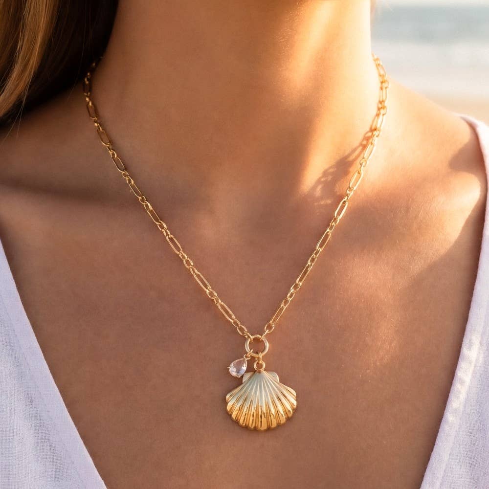 Chain Link Seashell And Crystal Pendant Necklace: GDCRY