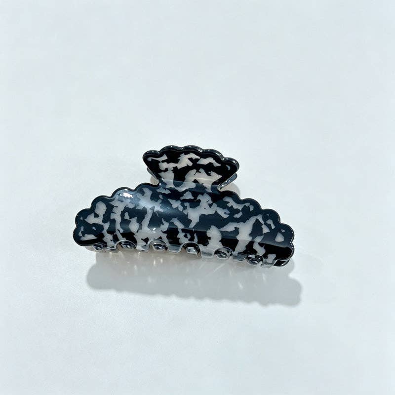 Marble Leaf Claw Clip: Black Tortoiseshell / F