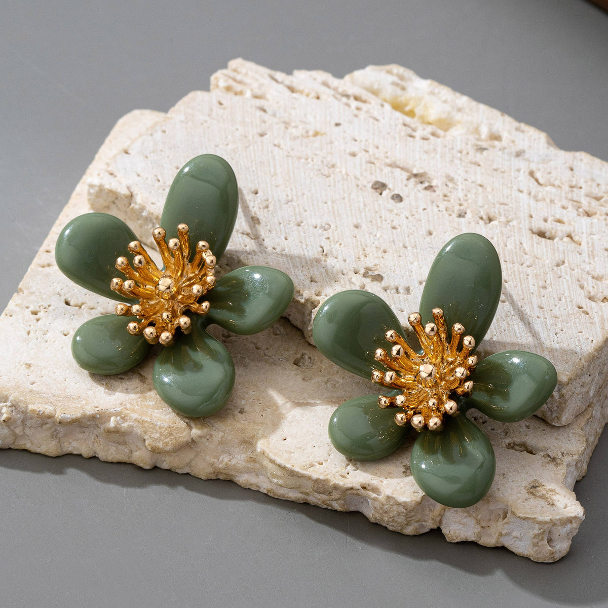 Resin Vintage Floral Gold Earrings | Green