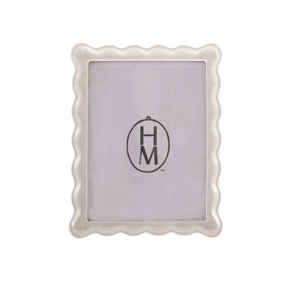 Gray Resin Scalloped Photo Picture Frame