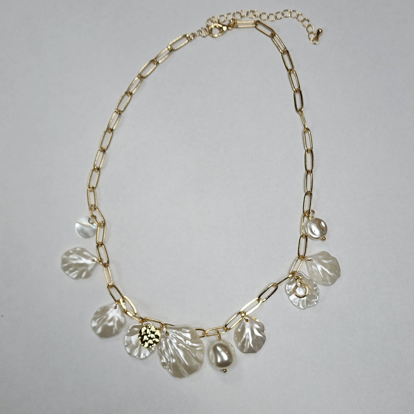 GOLD/ PEARLS Necklace