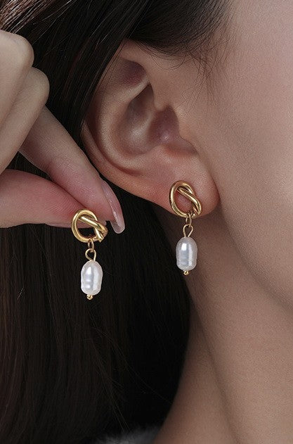 18k Non Tarnish Pearl Drop Ear | Gold