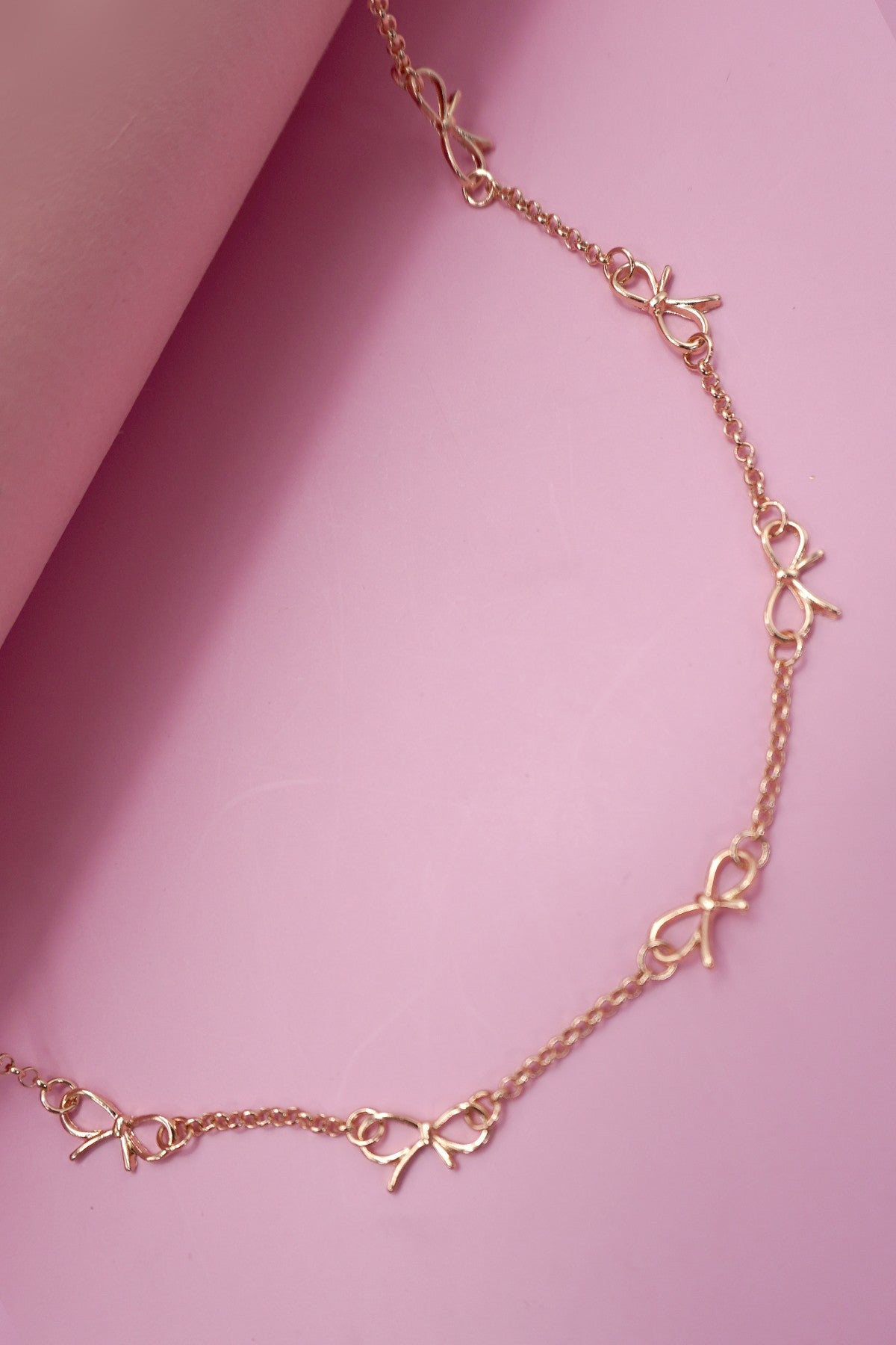 Cutout Bow Station Necklace | Gold
