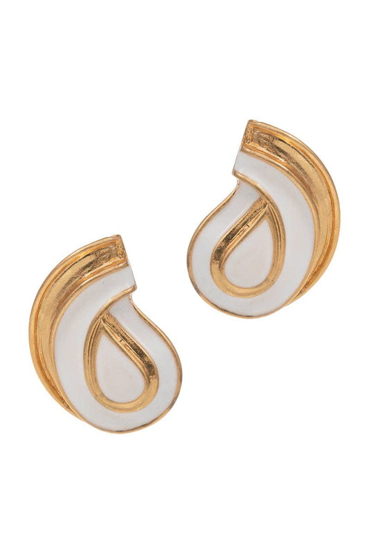 Shell Shaped Color Enamel Post Earrings: WHT / ONE