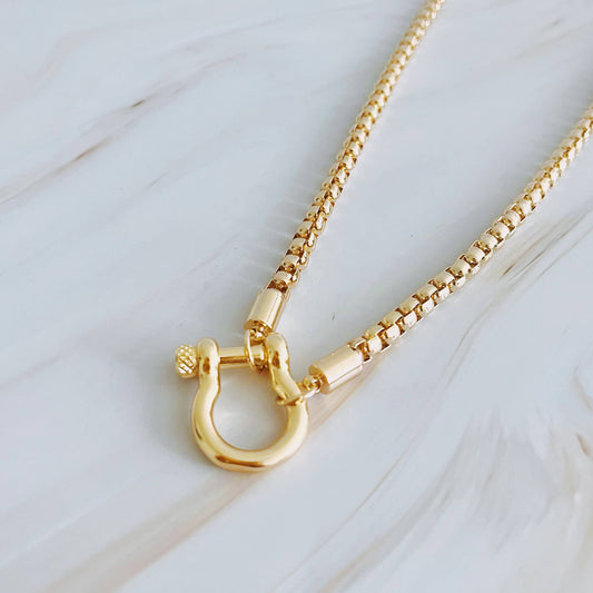 Luxe Pendant Box Chain Necklace: Gold