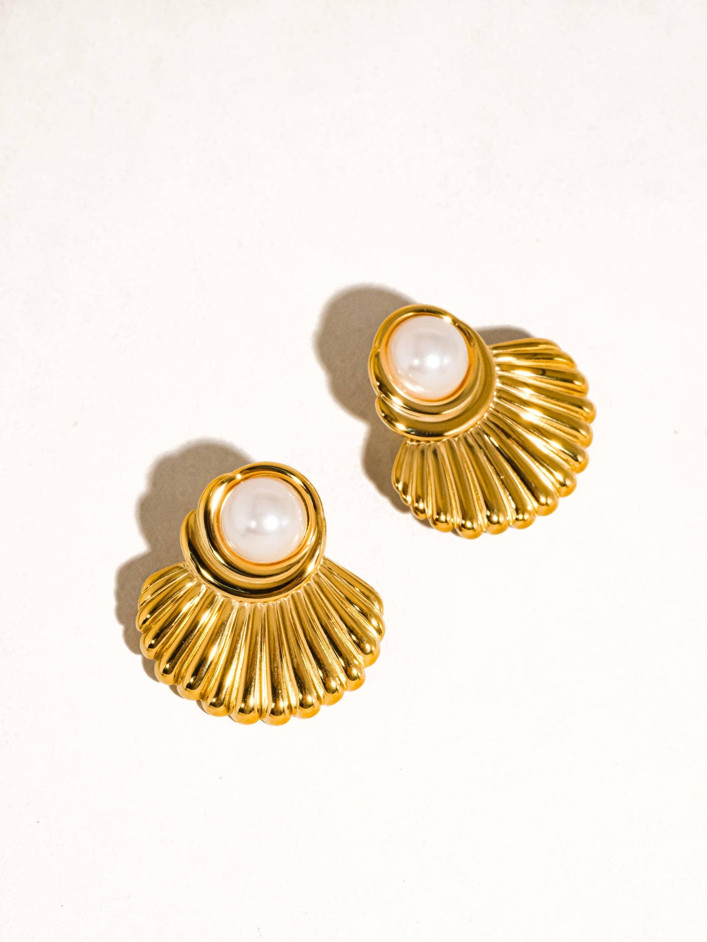 Lennox 18K Gold Non-Tarnish Shell Earring: Yellow Gold
