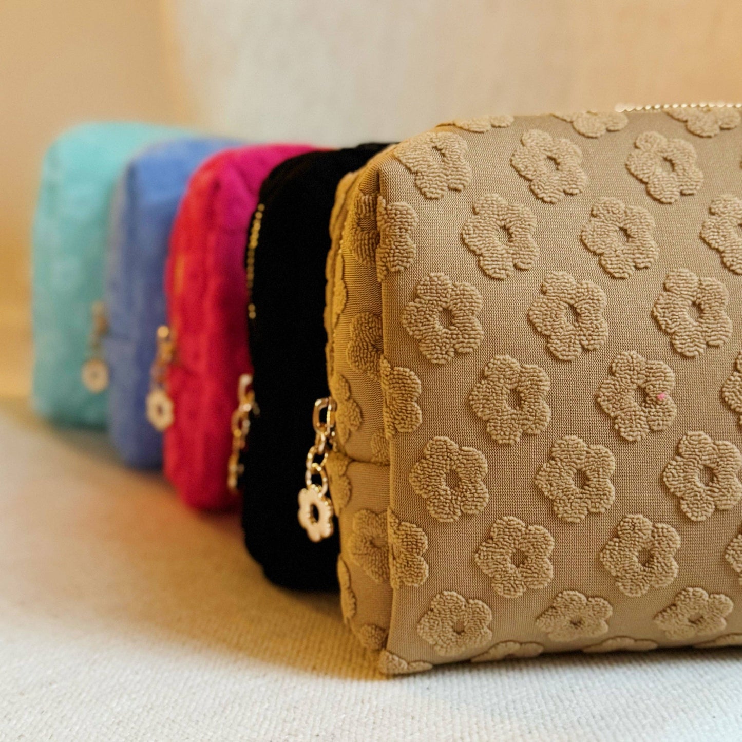 Embossed Daisy Blossom Cosmetic Case: Mint