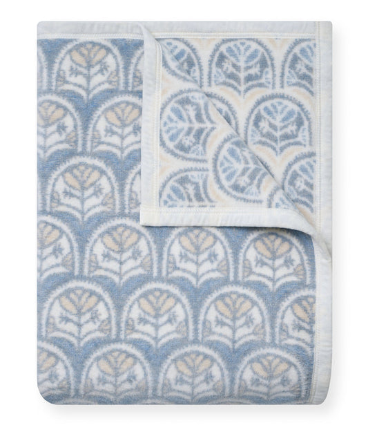 Cottage Scallop Blanket