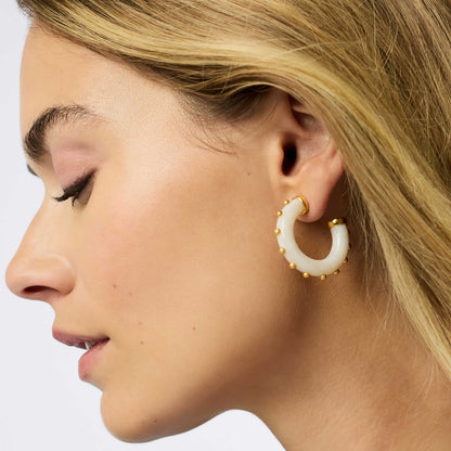 Colette Hoop in Alabaster