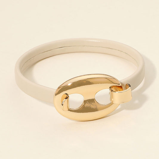 Sculptural Oval Mariner Link Accent Faux Leather Bangle Bracelet in Cream & Gold