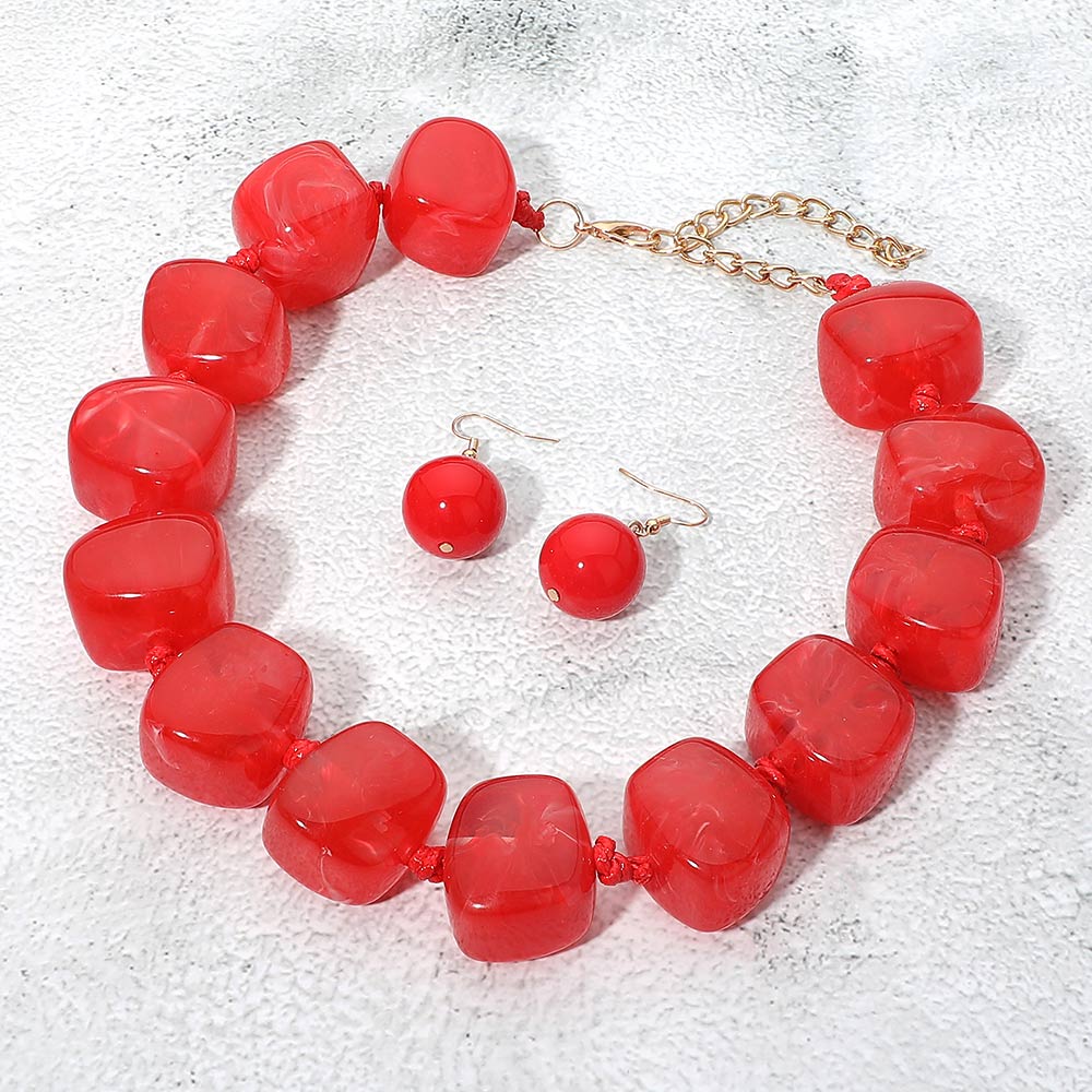 Bold Chunky Resin Pebble Beaded Statement Necklace in Red