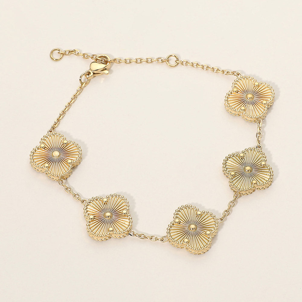 SECRET BOX_Stainless Steel Quatrefoil Link Bracelet in Gold
