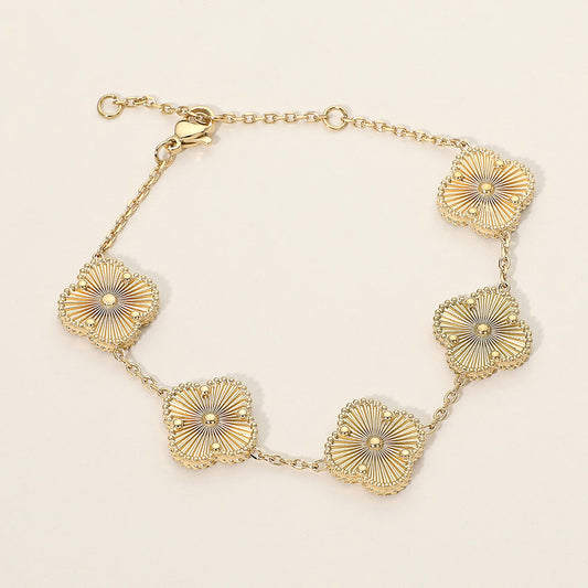 SECRET BOX_Stainless Steel Quatrefoil Link Bracelet in Gold