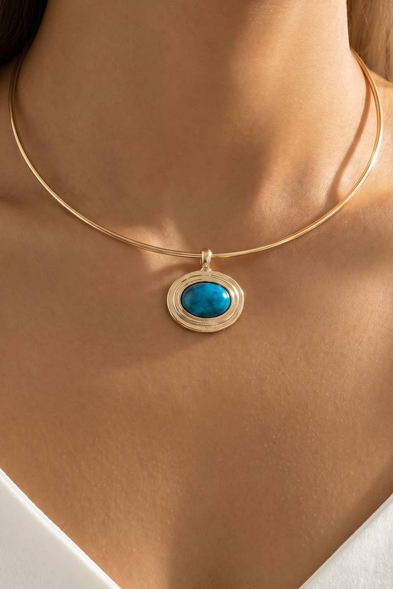 Oval Semi Stone Pendant Omega Wire Collar Necklace: GDBL