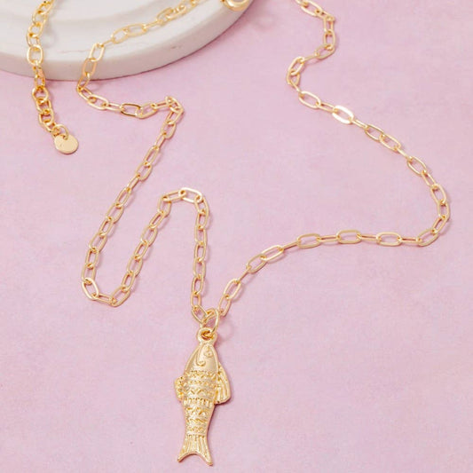 Detailed Fish Pendant Dainty Chain Necklace: GD