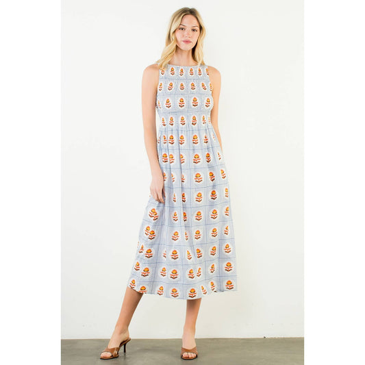 Sleeveless Smocked Pattern Midi Dress: BLUE