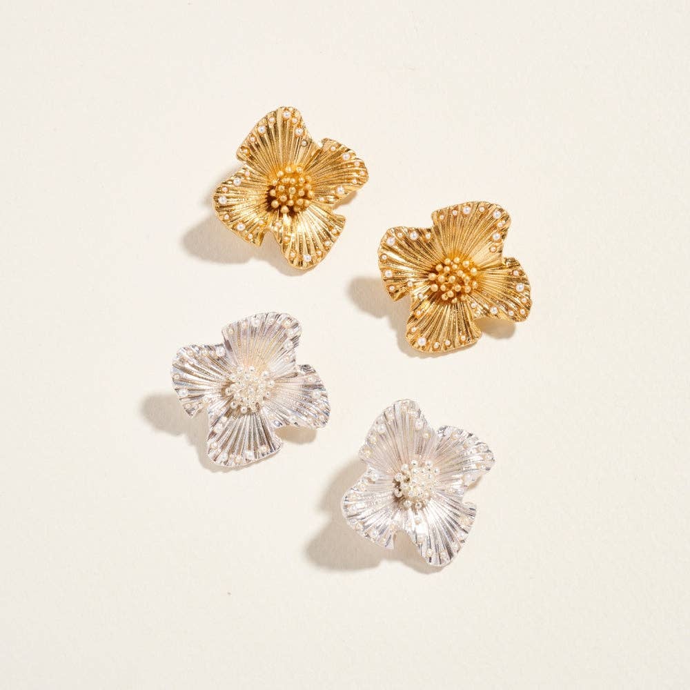 1.25 Inch Flower Pearl Metal Post Earrings Jewelry: Vintage Gold / ONE