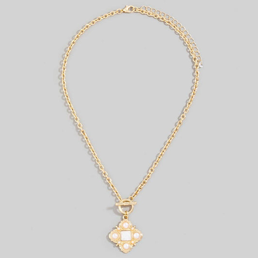 Studded Clover Pendant Toggle Chain Necklace: PR