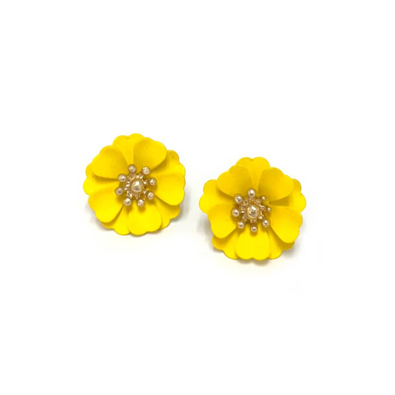 Lightweight Flower Metal with Golden Pollen Post Earrings: Yellow