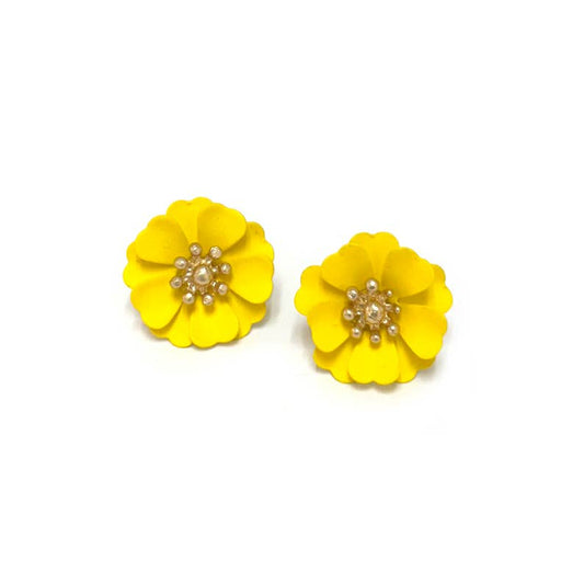 Lightweight Flower Metal with Golden Pollen Post Earrings: Yellow