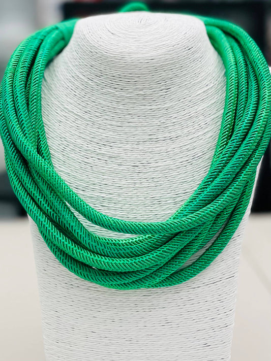 Slub 8-Strand Necklace (kelly green)