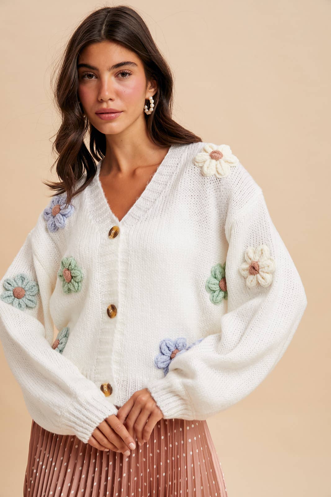 3D Knitted Floral Applique Cardigan: Creme